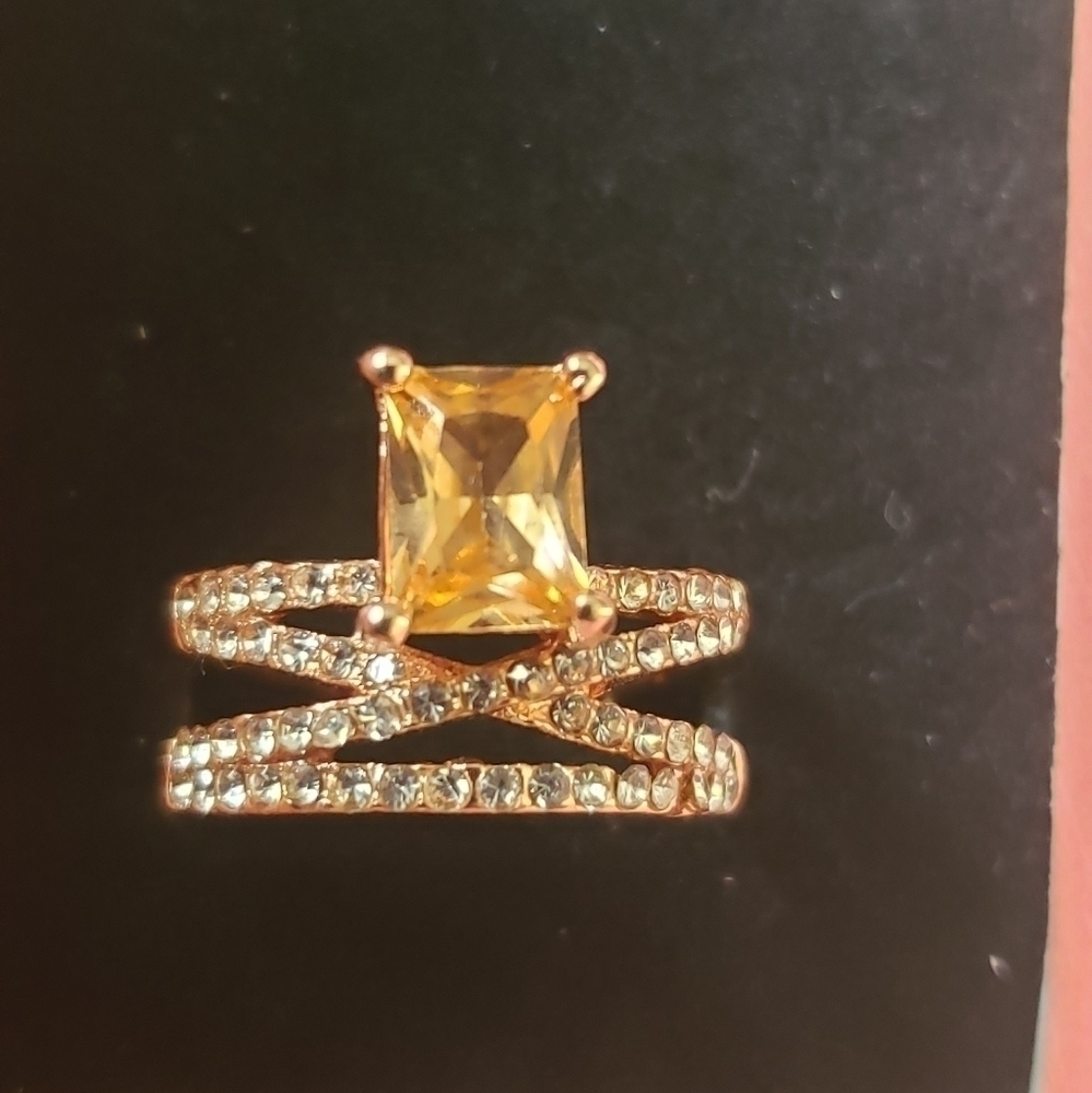 Champagne Crystal Rose Gold Ring Size 7 - Picture 2 of 5